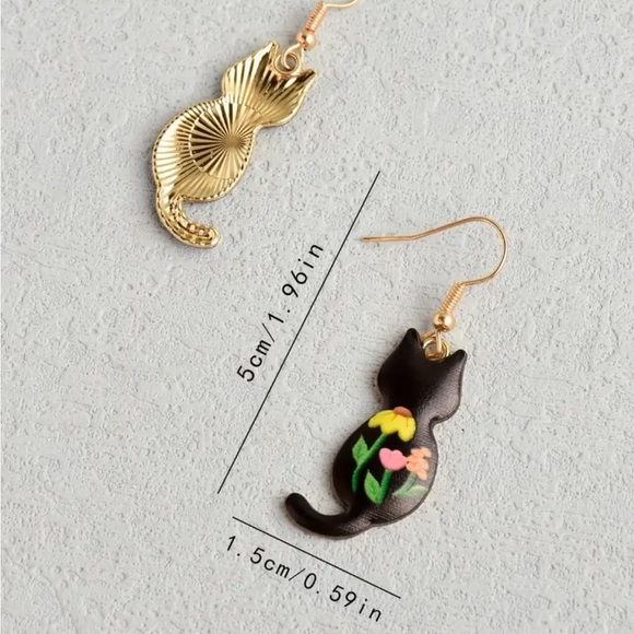Enamel Cat Design Dangle Earrings - Picture 2 of 2